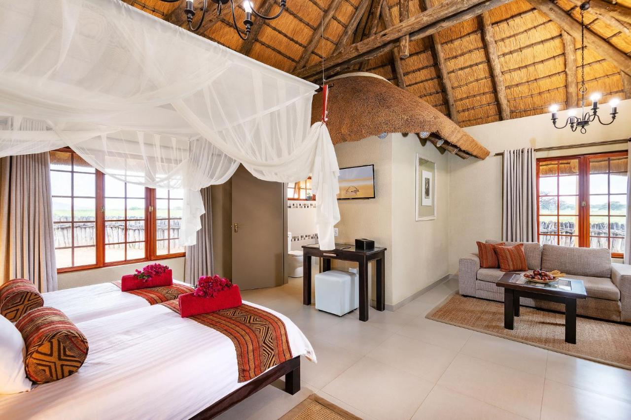 Frans Indongo Lodge Otjiwarongo Exteriör bild