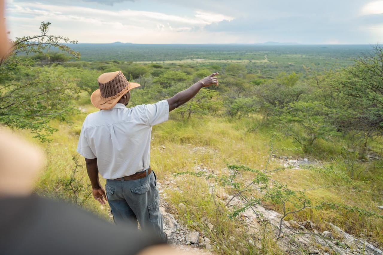 Frans Indongo Lodge Otjiwarongo Exteriör bild