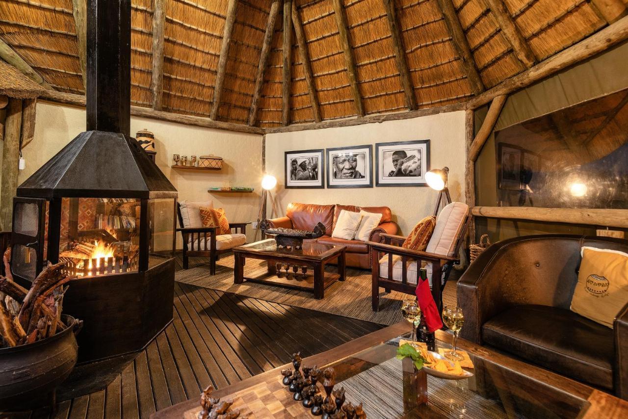 Frans Indongo Lodge Otjiwarongo Exteriör bild