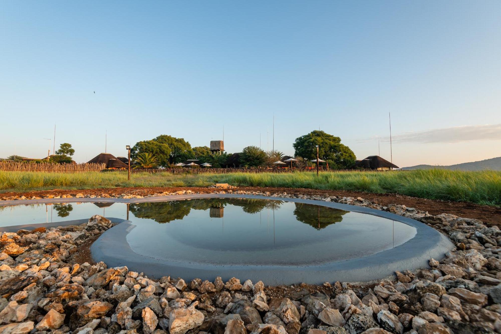 Frans Indongo Lodge Otjiwarongo Exteriör bild