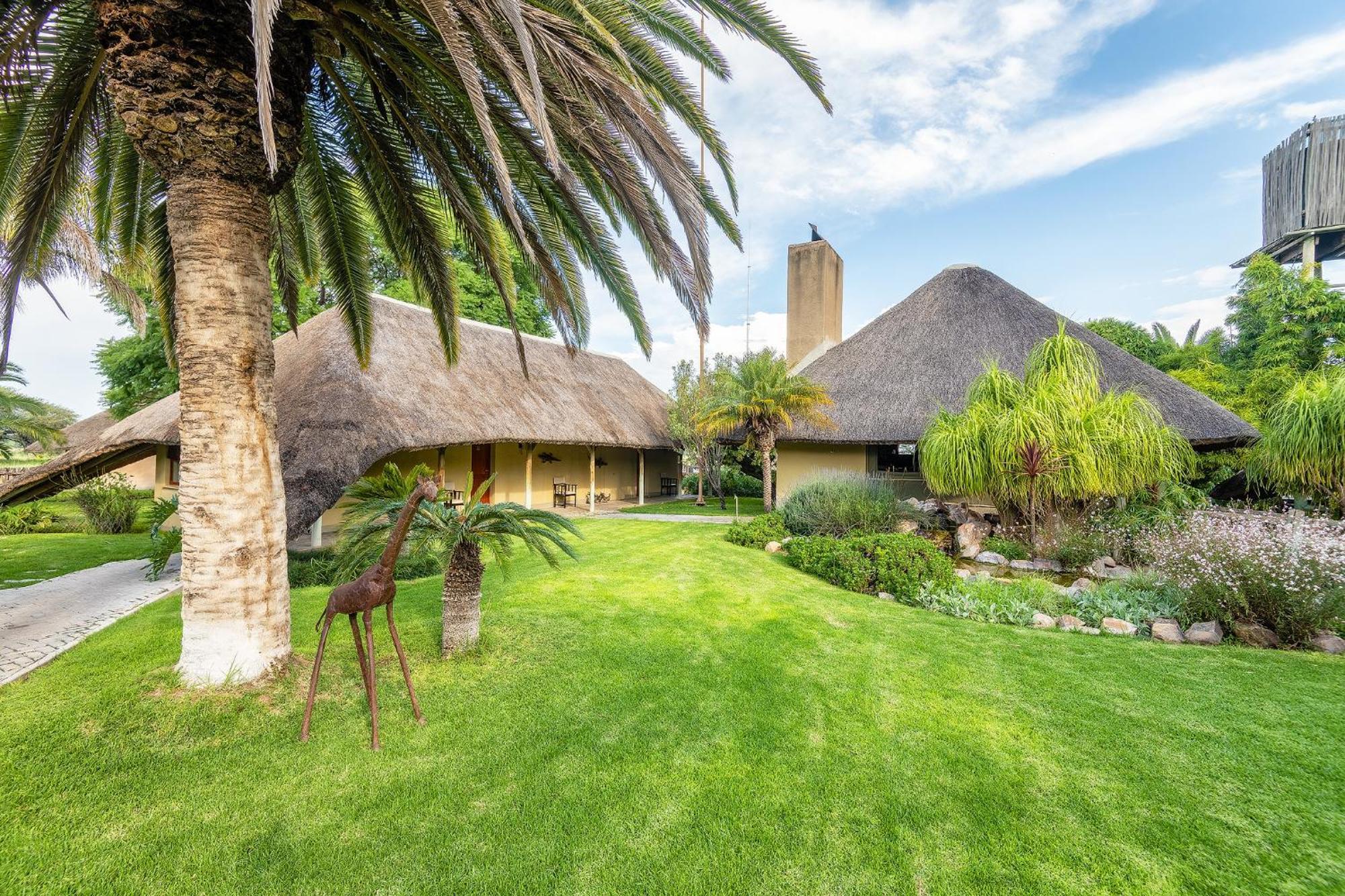 Frans Indongo Lodge Otjiwarongo Exteriör bild