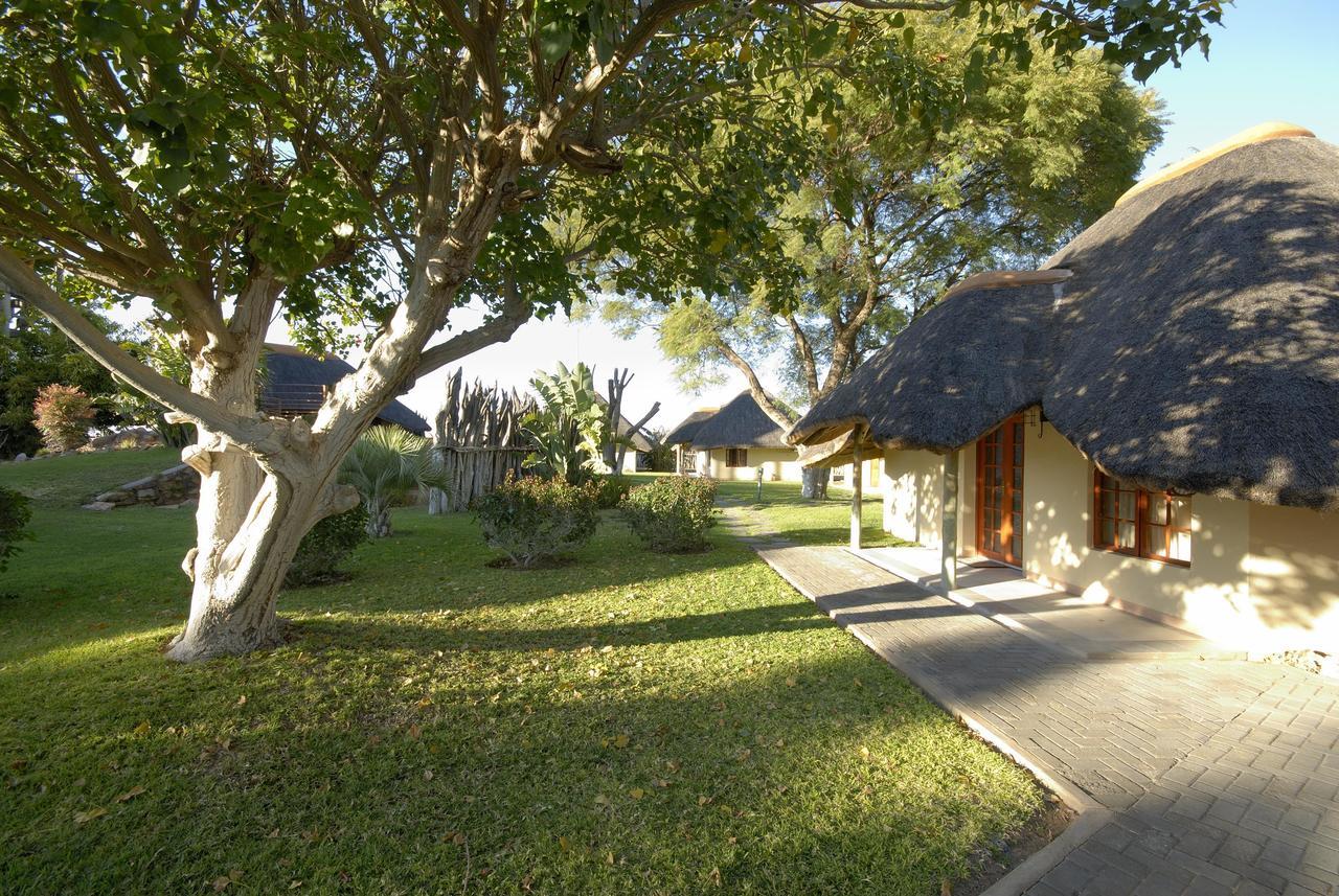 Frans Indongo Lodge Otjiwarongo Exteriör bild