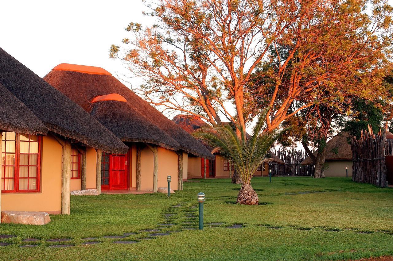 Frans Indongo Lodge Otjiwarongo Exteriör bild