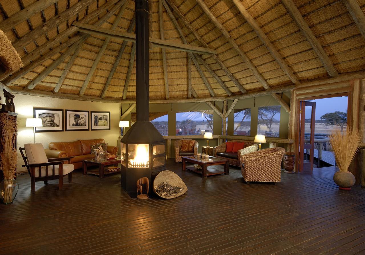 Frans Indongo Lodge Otjiwarongo Exteriör bild