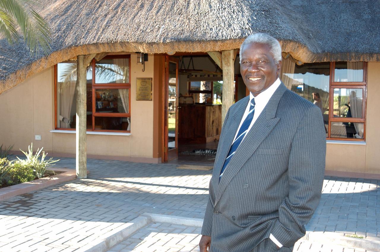 Frans Indongo Lodge Otjiwarongo Exteriör bild