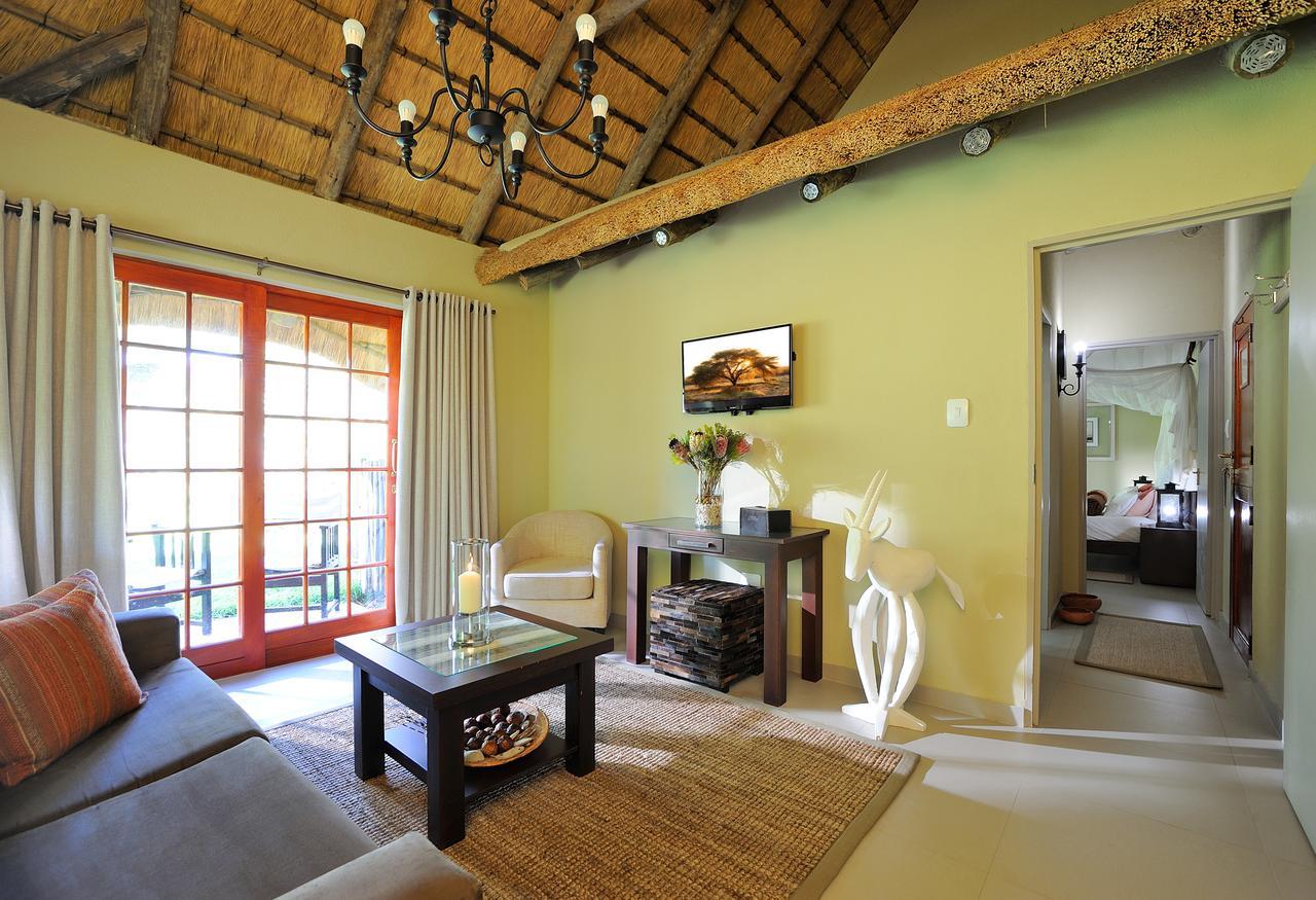 Frans Indongo Lodge Otjiwarongo Exteriör bild